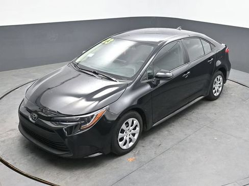 Used 2023 Toyota Corolla LE FWD image 18