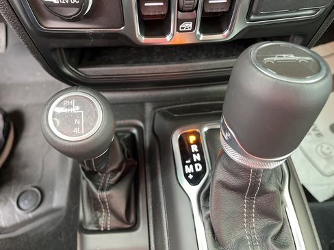 New 2025 Jeep Gladiator Sport image 22