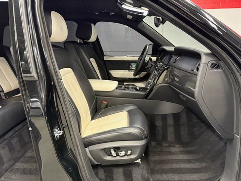 Used 2022 Rolls-Royce Cullinan Black Badge w/ Dark Exterior Package image 67