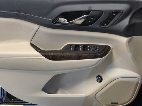 Used 2021 GMC Acadia Denali w/ Denali Ultimate Package image 24