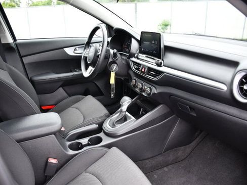 Used 2024 Kia Forte LX FWD image 33