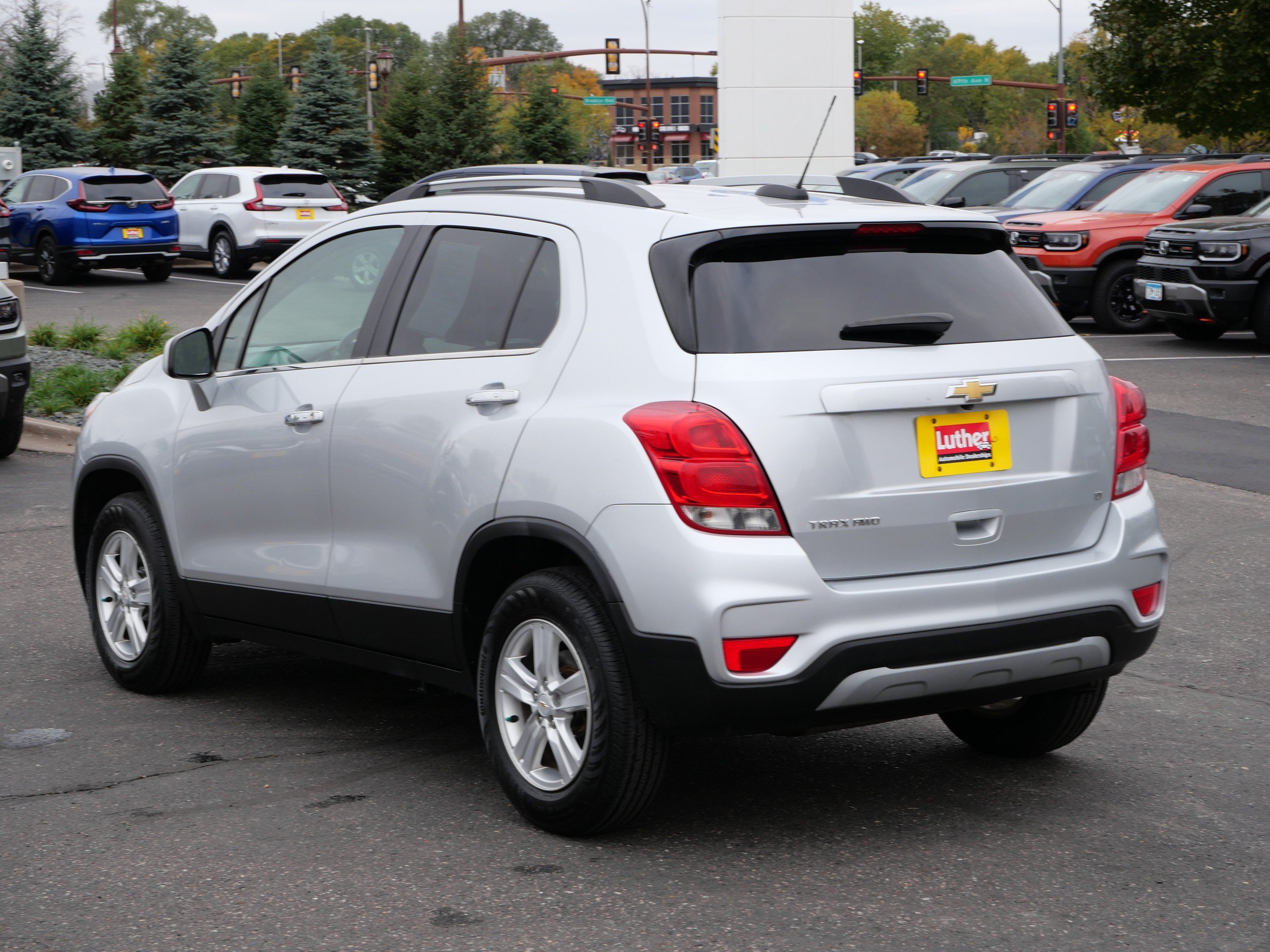 Used 2017 Chevrolet Trax LT w/ LT Convenience Package AWD/4WD image 5
