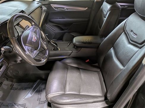 Used 2019 Cadillac XT5 Luxury image 12