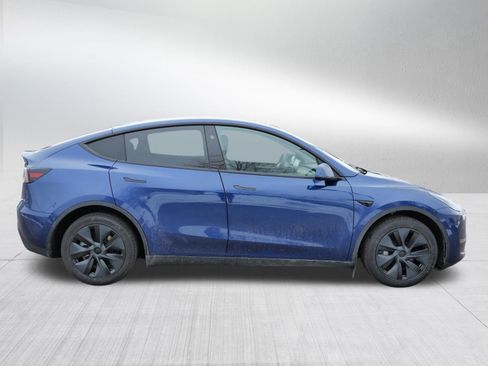 Used 2024 Tesla Model Y Long Range image 8