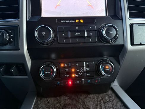 Used 2019 Ford F250 Lariat w/ Lariat Value Package image 29