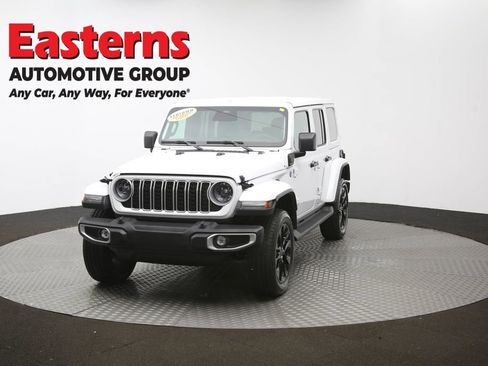 Used 2025 Jeep Wrangler Unlimited Sahara AWD/4WD image 54