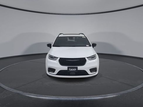 New 2026 Chrysler Pacifica Limited image 5