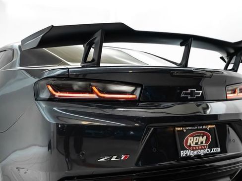 Used 2017 Chevrolet Camaro ZL1 RWD image 11