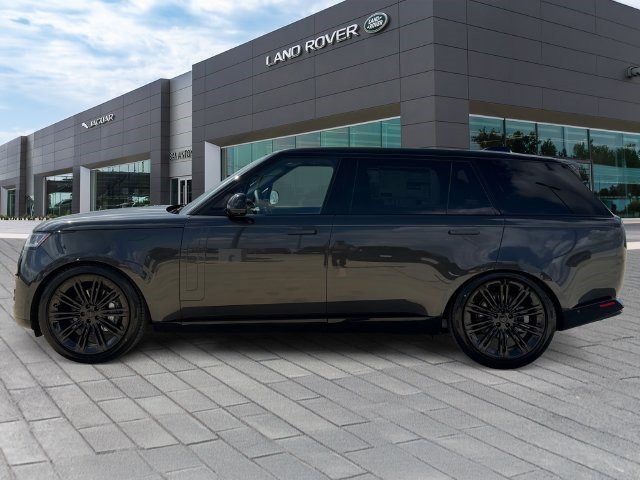 New 2026 Land Rover Range Rover Long Wheelbase SE AWD/4WD image 2