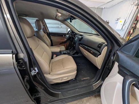Used 2012 Kia Sorento EX w/ Premium Plus Pkg AWD/4WD image 29