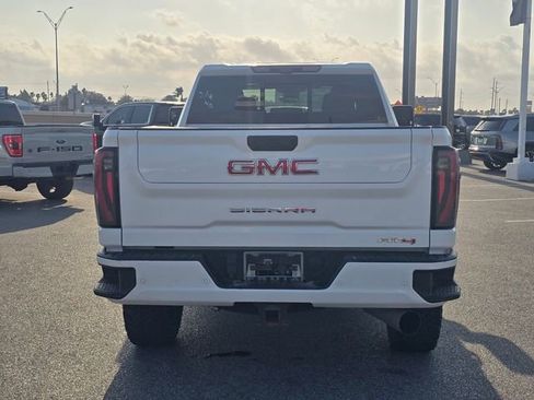 Used 2024 GMC Sierra 2500 AT4 w/ AT4 Premium Plus Package image 6