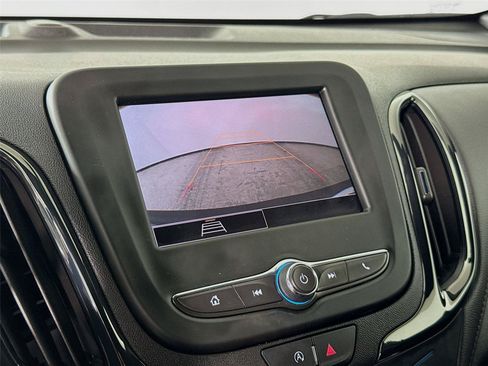 Used 2023 Chevrolet Equinox RS AWD/4WD image 14