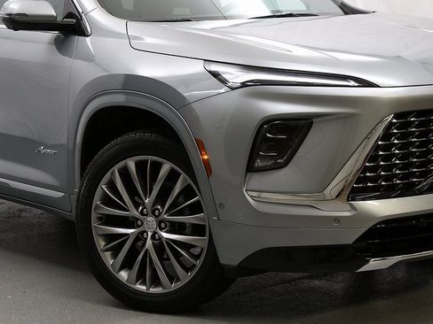 Certified 2025 Buick Enclave Avenir w/ Super Cruise Package image 3