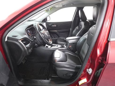 Used 2019 Jeep Cherokee Latitude Plus w/ Cold Weather Group image 10