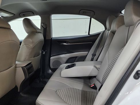 Used 2022 Toyota Camry SE w/ Carpet Mat Package (TMS) image 17