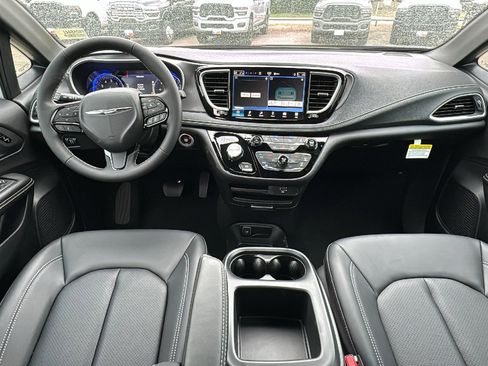 New 2026 Chrysler Pacifica Select image 17