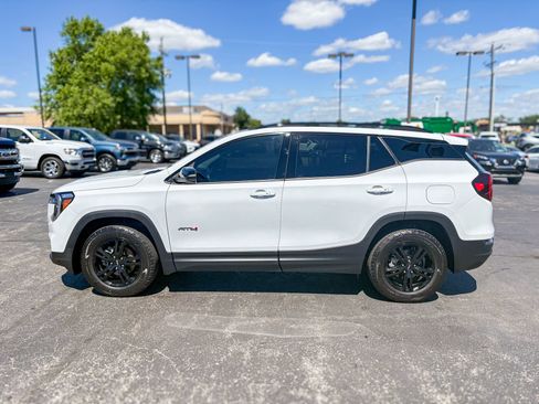 Used 2022 GMC Terrain AT4 w/ Infotainment Package II AWD/4WD image 12