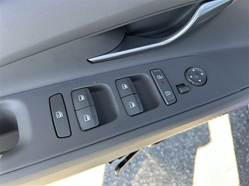 New 2025 Hyundai Elantra SE image 20