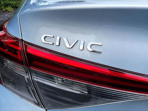 Used 2022 Honda Civic Touring image 10