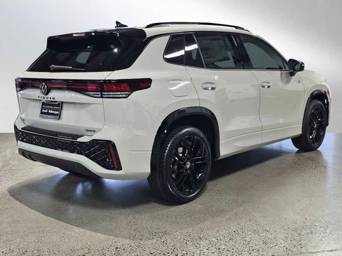 New 2026 Volkswagen Tiguan SE R-Line AWD/4WD image 3