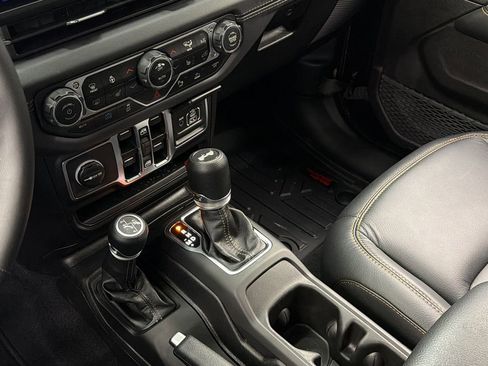 Used 2025 Jeep Wrangler Unlimited Sahara w/ Safety Group image 35