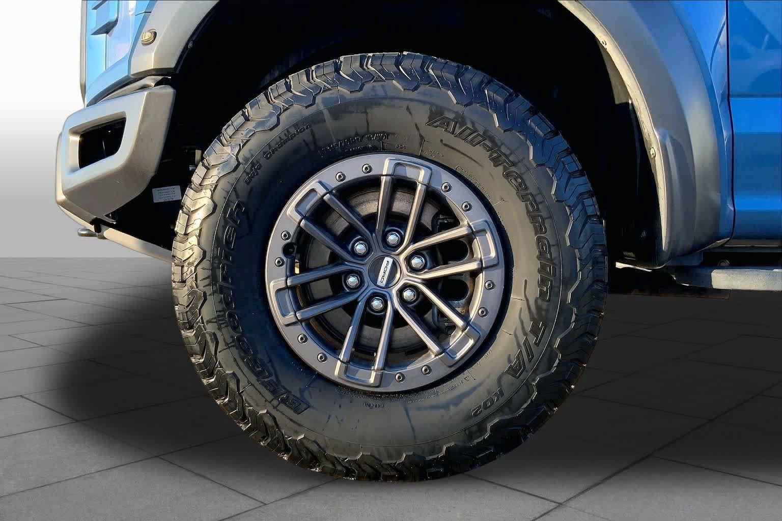 Used 2020 Ford F150 Raptor w/ Equipment Group 802A Luxury AWD/4WD image 11