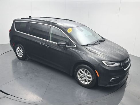 Used 2022 Chrysler Pacifica Touring-L FWD image 51