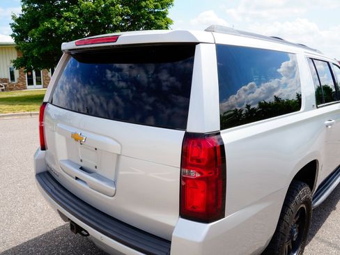 Used 2019 Chevrolet Suburban LT AWD/4WD image 36