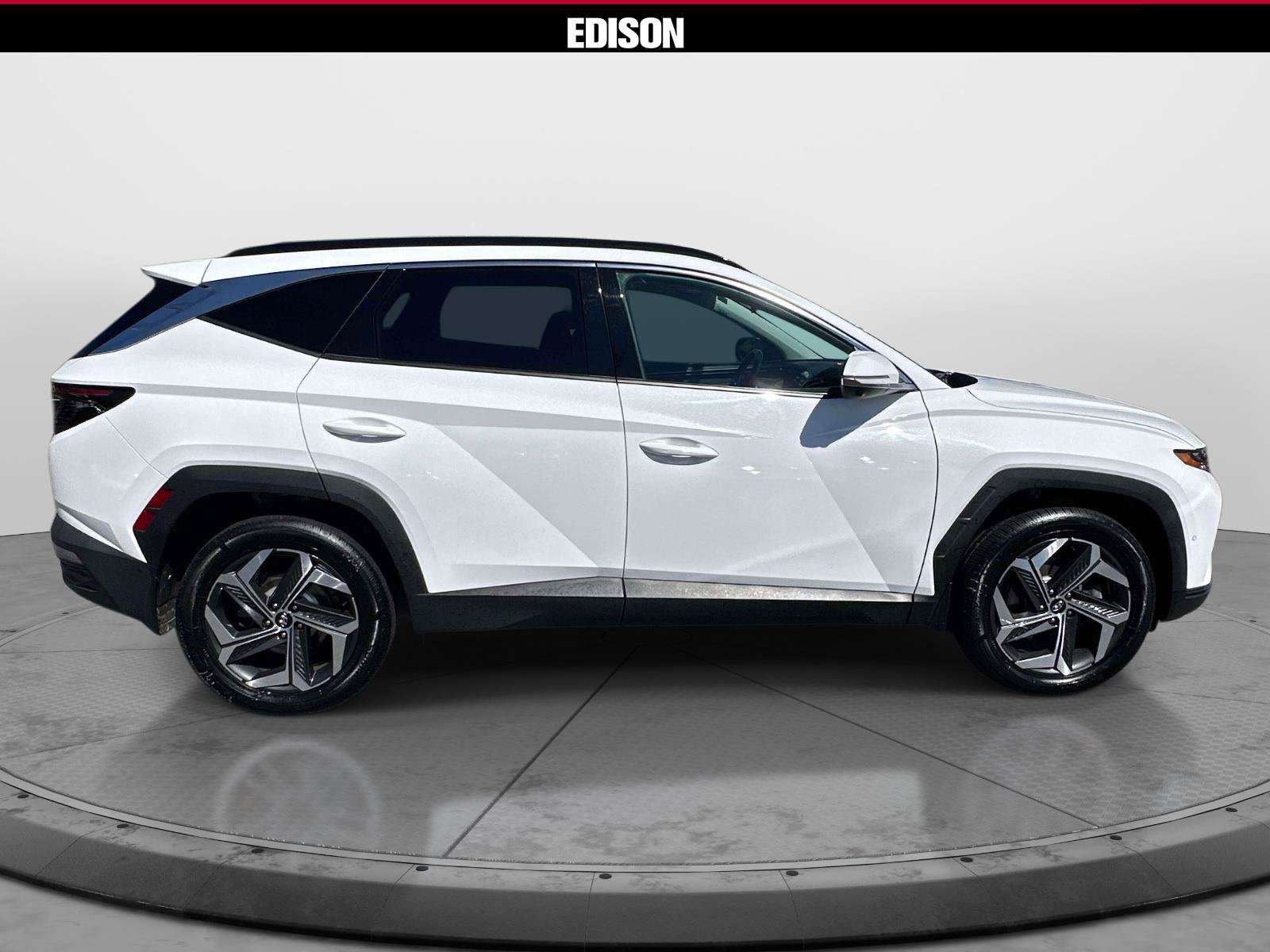 Used 2024 Hyundai Tucson Limited AWD/4WD image 3