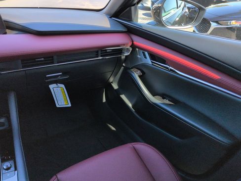 New 2026 MAZDA MAZDA3 Hatchback w/Premium Plus Pkg image 17