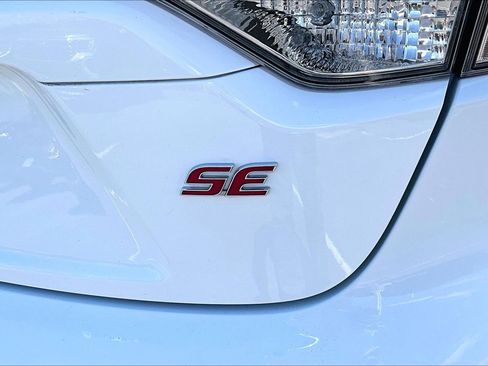Used 2022 Toyota Corolla SE image 8