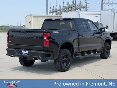 Used 2021 Chevrolet Silverado 1500 LT Trail Boss w/ LPO, Dark Essentials Package AWD/4WD image 4