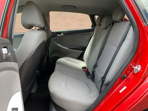 Used 2013 Hyundai Accent GS FWD image 20