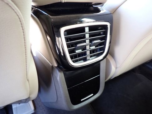 Certified 2021 Lincoln Nautilus AWD image 18
