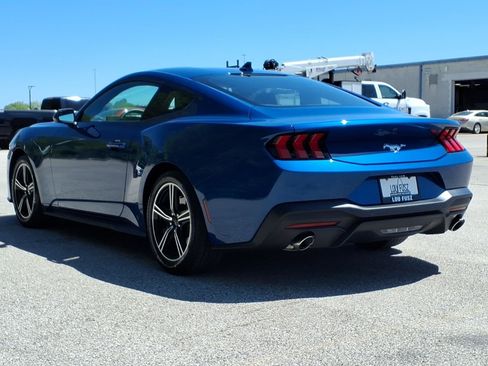 Used 2024 Ford Mustang Coupe RWD image 5