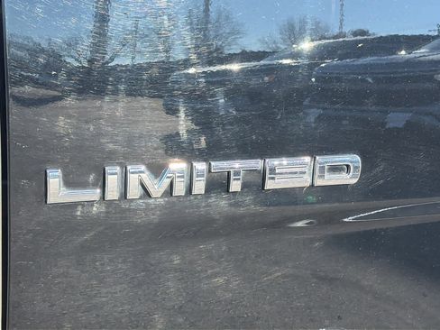 Used 2015 RAM 2500 Limited image 19
