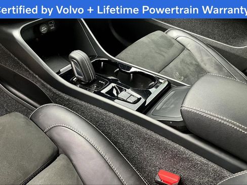 Used 2022 Volvo XC40 T5 R-Design image 18