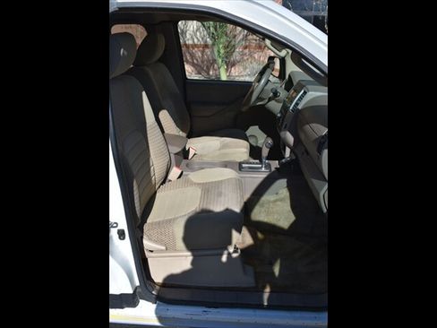 Used 2016 Nissan Frontier SV RWD image 32