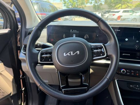 Used 2026 Kia Carnival FWD image 25