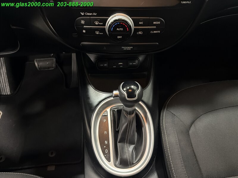 Used 2019 Kia Soul + FWD image 17