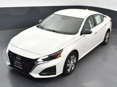 Used 2025 Nissan Altima 2.5 S image 44