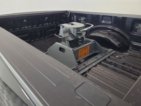 Used 2021 Ford F250 XLT w/ XLT Premium Package image 23