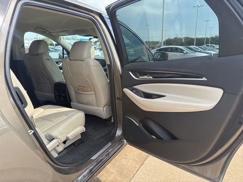 Used 2020 Buick Enclave Essence image 20