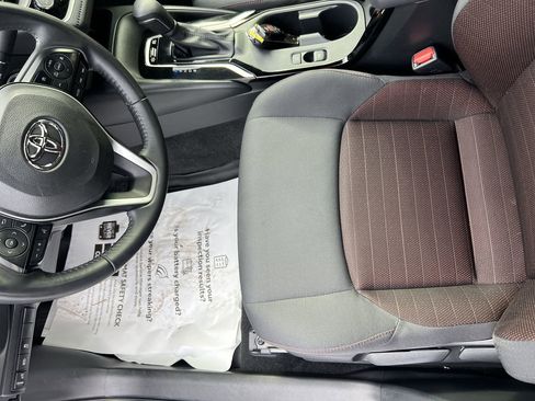 Used 2024 Toyota Corolla SE image 16