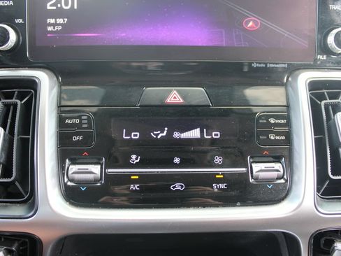 Used 2023 Kia Sorento S w/ Panoramic Sunroof Package AWD/4WD image 50