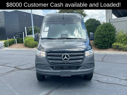 Used 2025 Mercedes-Benz Sprinter 2500 image 2