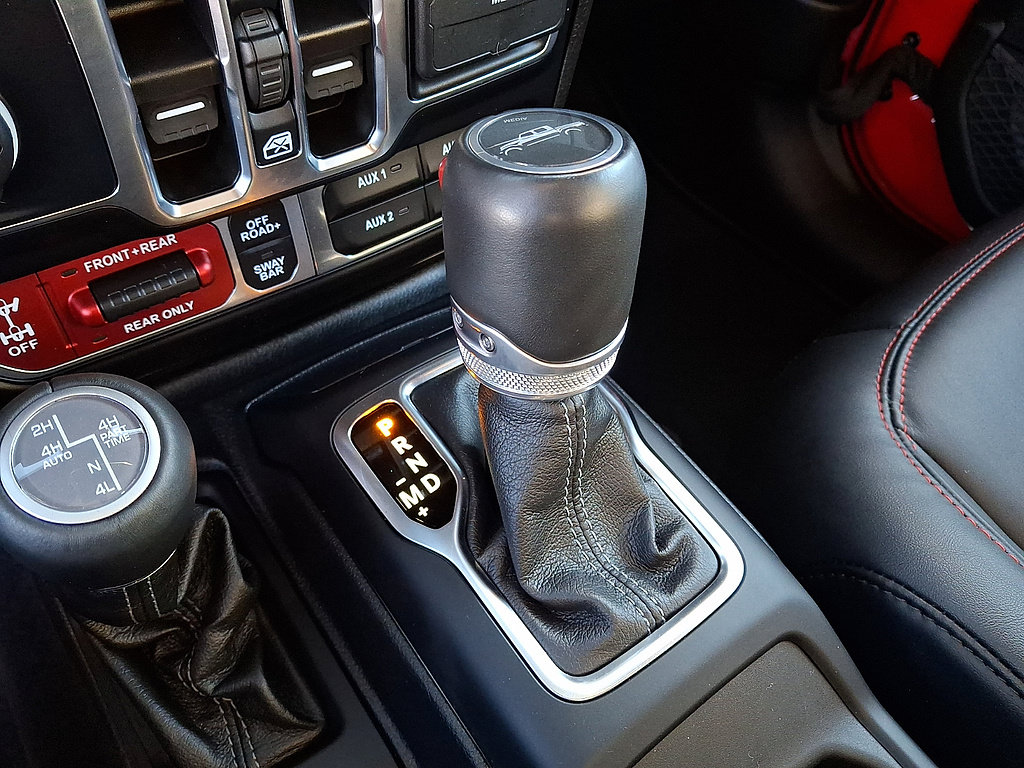Used 2025 Jeep Gladiator Rubicon AWD/4WD image 15