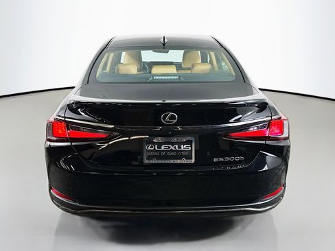 Certified 2025 Lexus ES 300h F Sport image 6