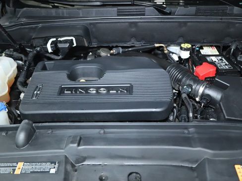 Used 2019 Lincoln Nautilus FWD image 32