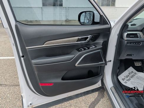 Used 2022 Kia Telluride SX w/ SX Prestige Package image 12